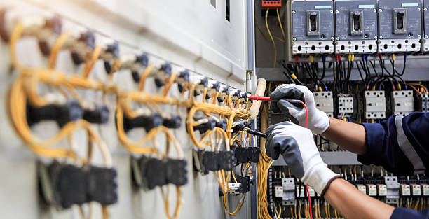 Professional Electrician technician working in Middlebury, IN